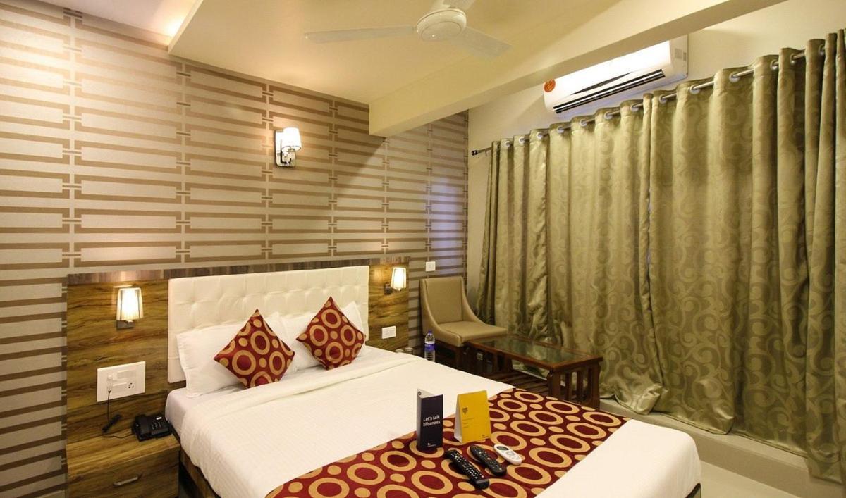 Hotel Western Court Boisar 外观 照片