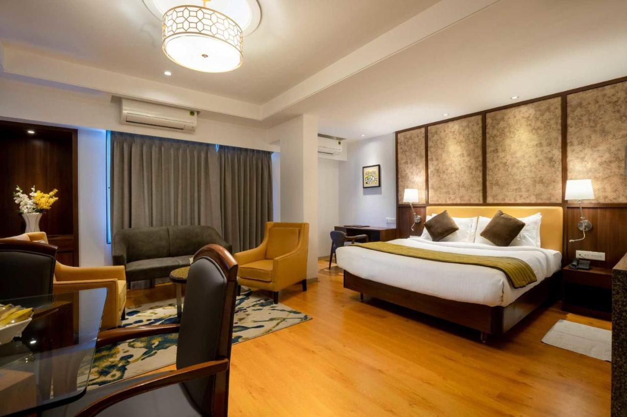 Hotel Western Court Boisar 外观 照片