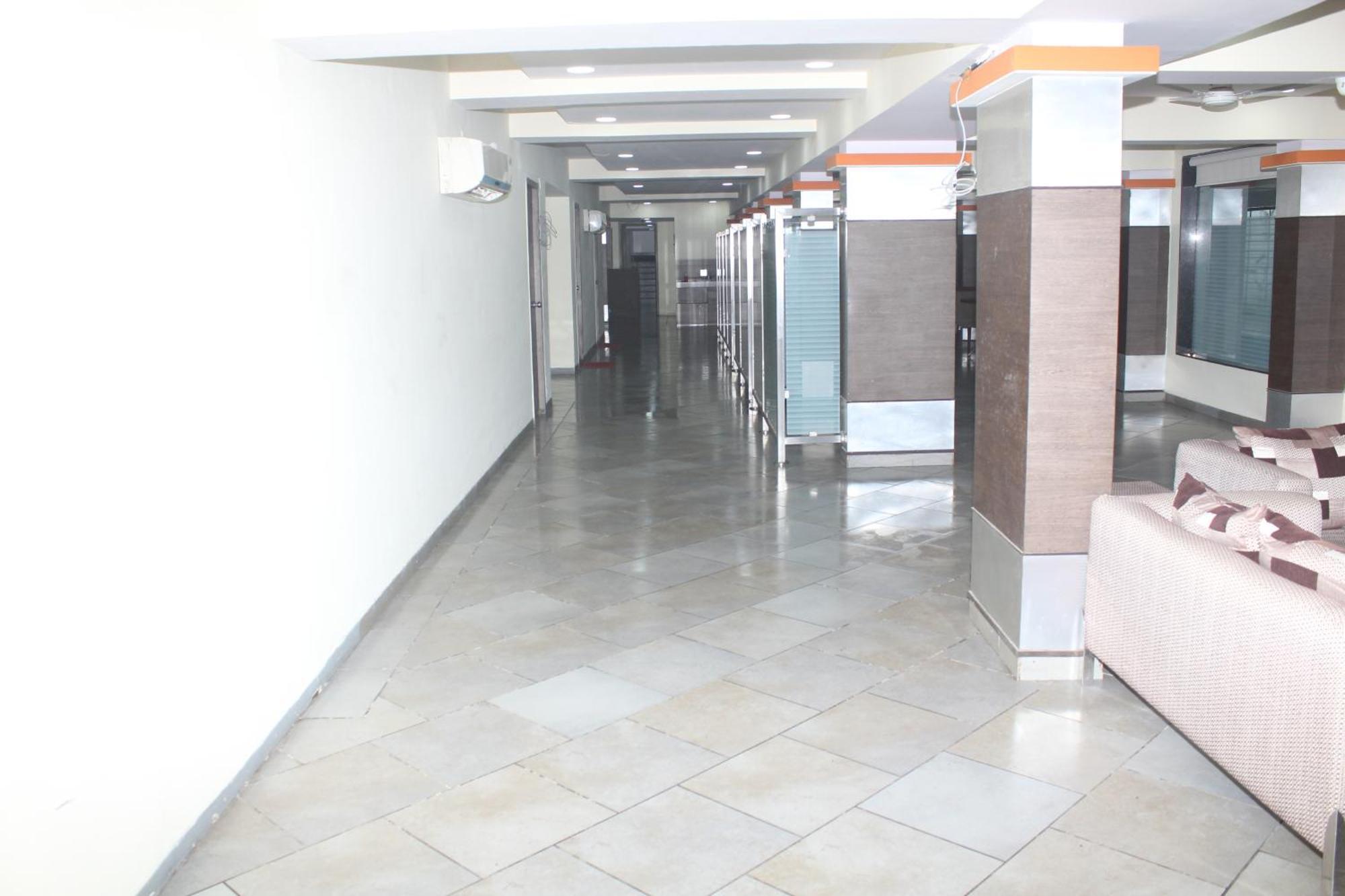 Hotel Western Court Boisar 外观 照片