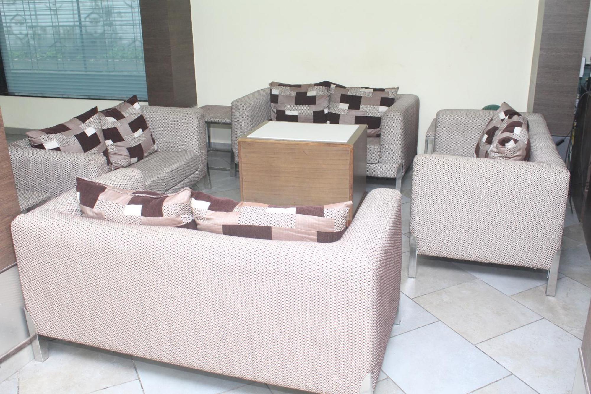Hotel Western Court Boisar 外观 照片